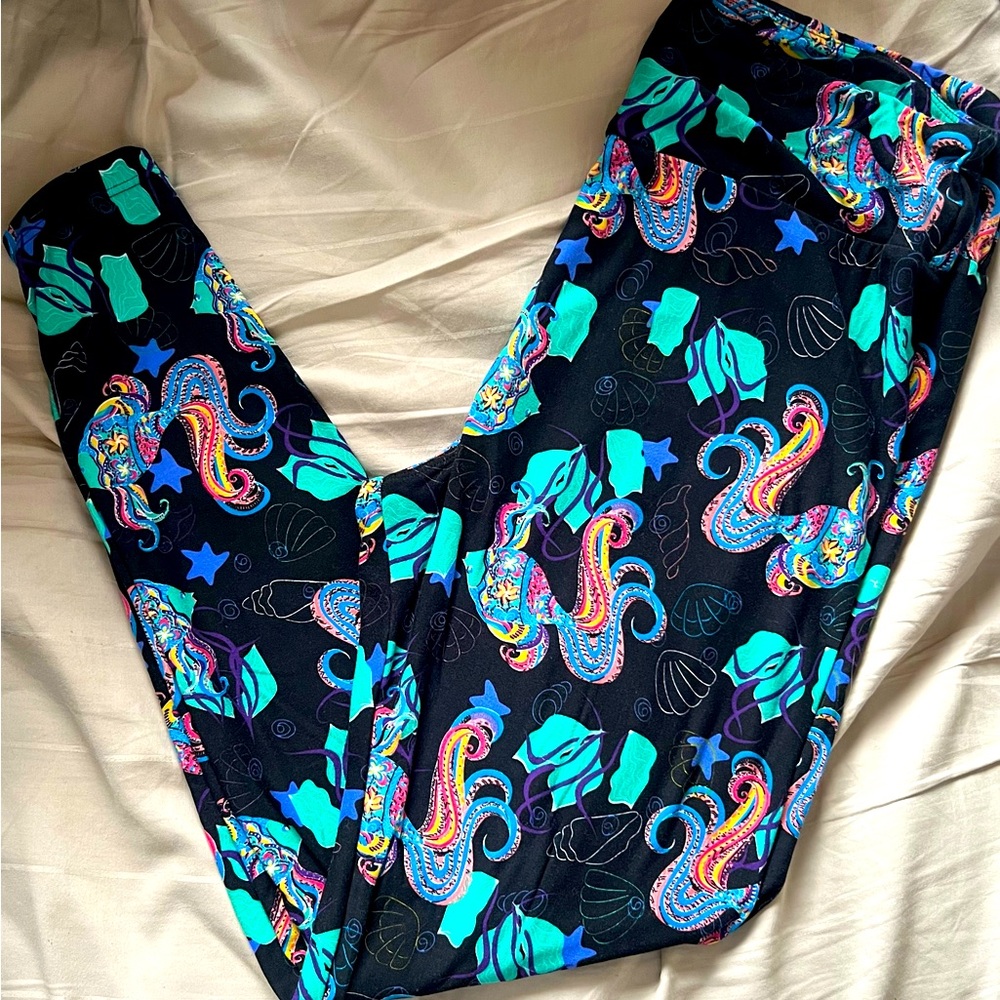 Lularoe underwater/fish theme leggings